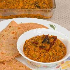A picture of Methi Matar Chicken Mince Curry.