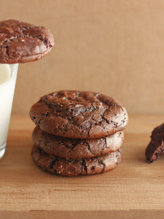A picture of Brownie Crinkle Cookies [No Flour].