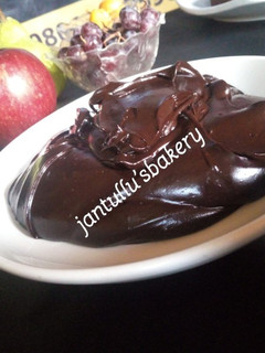 A picture of Homemade chocolate paste/syrup.