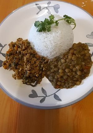 Una foto de Carne de soya con acelgas y espinaca