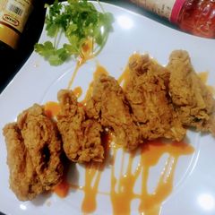 Crispy chicken wings A picture of Crispy chicken wings.