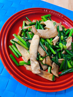 鮑魚菇炒韭菜花 的食譜成品照片