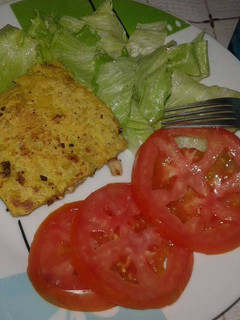 Una foto de Emparedado de plátano con pollo o tuna