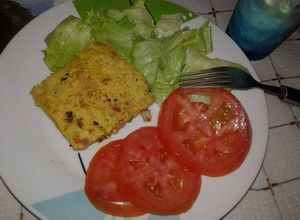 Una foto de Emparedado de plátano con pollo o tuna