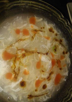 A picture of Chicken 🐓 corn 🌽 soup 🍲.