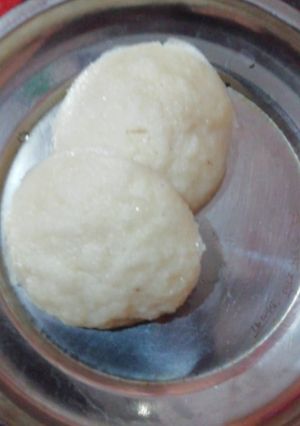 A picture of Idli.