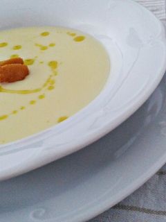 Una foto de Crema de patata y cebolla