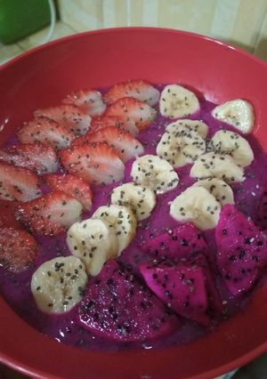 Foto resep Banana Dragon Fruit Smoothie Bowl