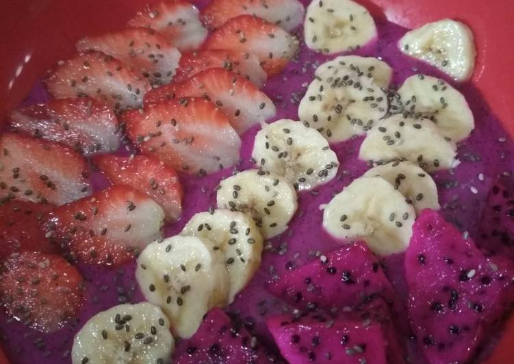 Langkah Mudah untuk Membuat Banana Dragon Fruit Smoothie Bowl yang Menggugah Selera