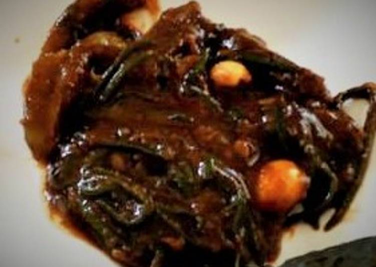 Romeritos navideños con garbanzos al mentidero