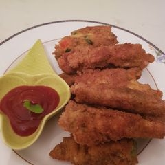 A picture of Eggs fingers.