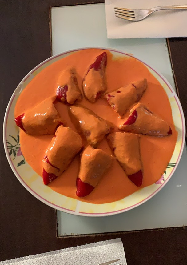 Una foto de Pimientos del piquillo rellenos (cocina de aprovechamiento)