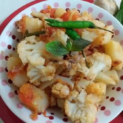 A picture of Aloo gobhi tamater wale.