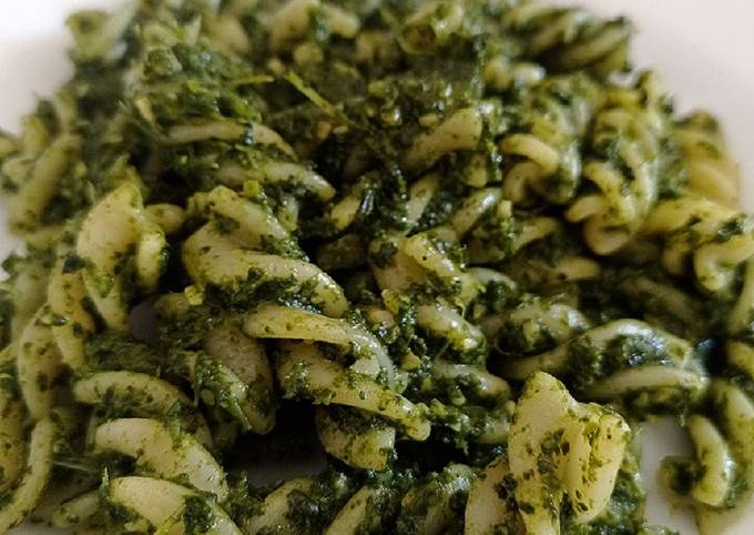 Il modo più semplice a Preparare Veloce Pesto di cavolo nero