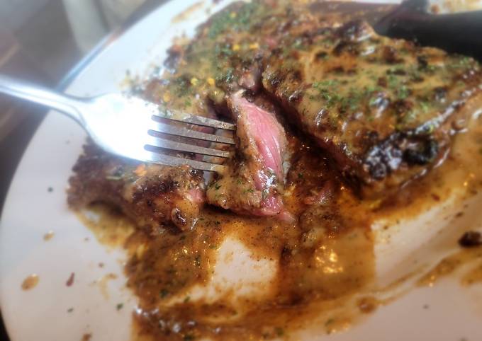 Recipe of Perfect T-Bone Steak on Toast w/Creamed Drip Sauce &amp; Red Pepper +Parsley