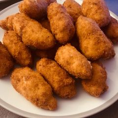 A picture of Chicken and ham bechamel croquets.