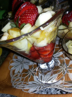صورة لوصفة سلطة الفواكه 🍓🍋🍌🍊🍏🥄