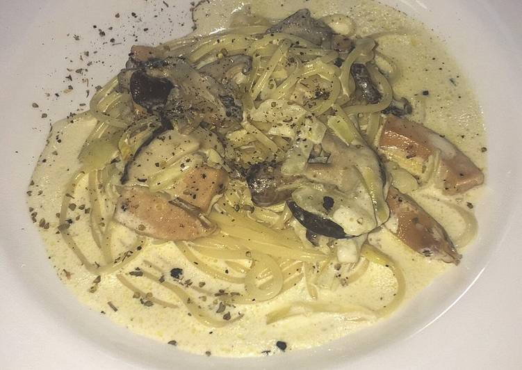 makanan Creamy Carbonara Spaghetti yang Bikin Ngiler
