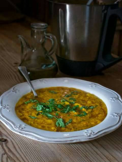 Una foto de Sopa de pollo y garbanzos 😍