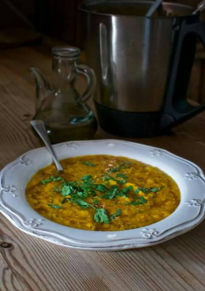 Una foto de Sopa de pollo y garbanzos 😍