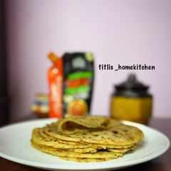 A picture of Methi Paratha.