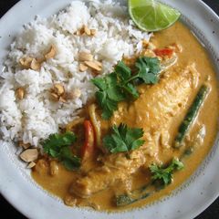 A picture of Thai Red Fish Curry.