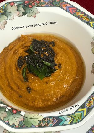A picture of Coconut Peanut Sesame Chutney.