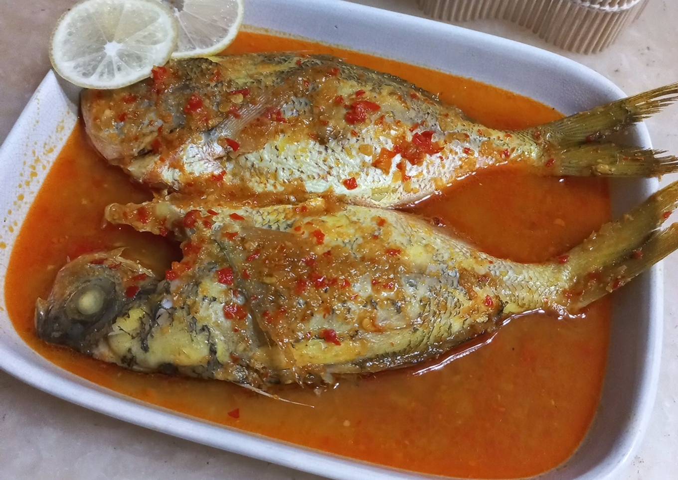 Ikan Ekor Kuning kuah pedas