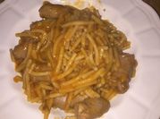 Una foto de sopa de salchichas