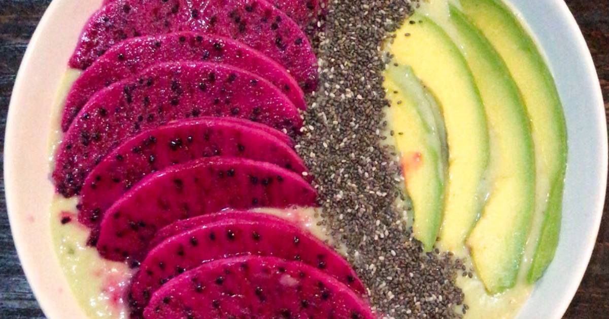 Resep Smoothie Bowl Pisang Alpukat + Buah Naga oleh Evita Rahmawati