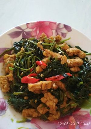 Foto resep Tumis kangkung tempe terasi pedas