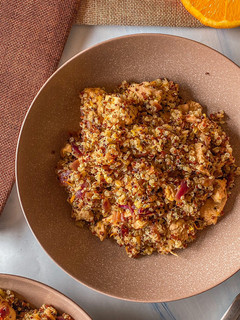 Una foto de Quinoa con pollo a la naranja