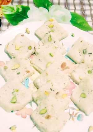 સીંગદાણાની શાહી બરફી(Peanut barfi recipe in Gujarati) રેસીપી મુખ્ય ફોટો