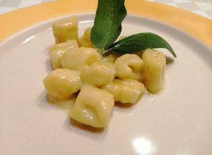 Foto di Gnocchi di patate dolci, gorgonzola, salvia e noce moscata