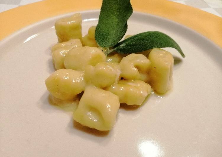 Gnocchi di patate dolci, gorgonzola, salvia e noce moscata