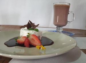 Una foto de Bebida de chocolate oaxaqueño con mezcal y chile