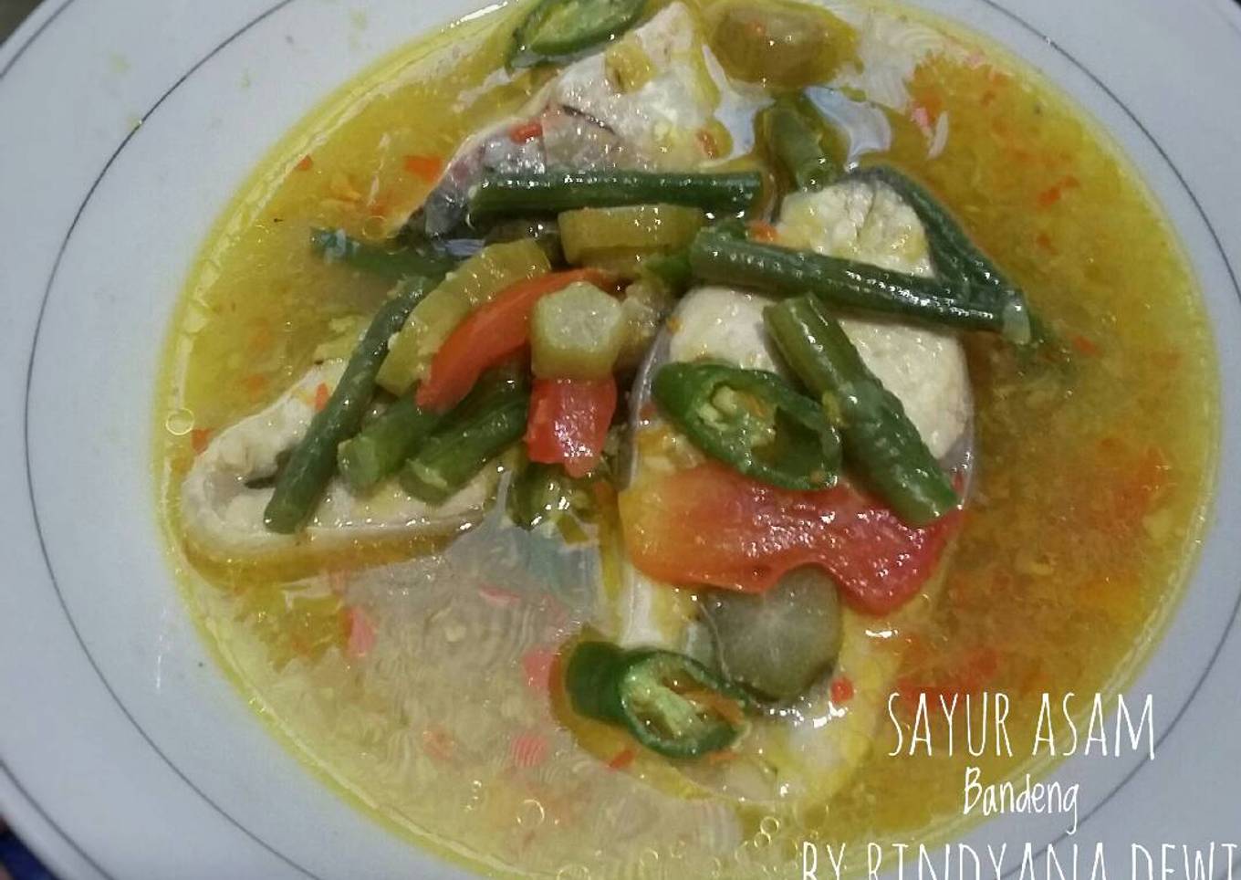 Susu dengan acar sayuran