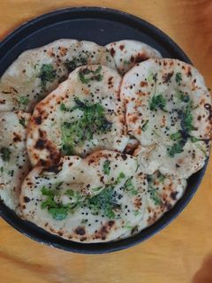বাটার নান(butter naan recipe in Bengali) রেসিপির প্রধান ছবি