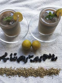 વરિયાળી કાળી દ્રાક્ષ નું શરબત (Variyali Kali Draksh Sharbat Recipe In Gujarati) રેસીપી મુખ્ય ફોટો