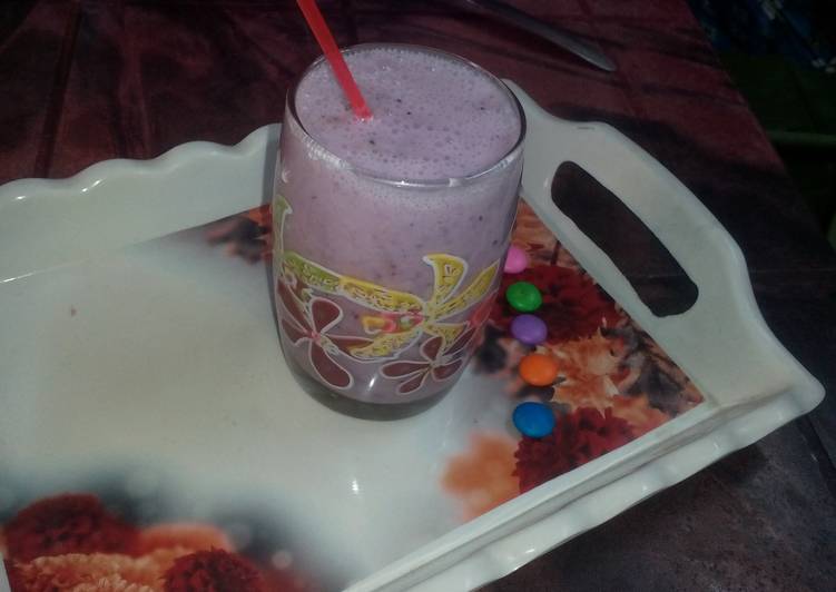 Simple Way to Prepare Super Quick Homemade Healthy grapes smoothie