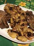 Côtes de porc aux pommes et fruits secs