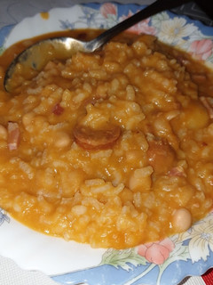 Una foto de Habichuelas con arroz olla gm