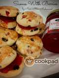 Scones With Berries 🏴󠁧󠁢󠁳󠁣󠁴󠁿