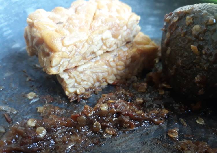 Tempe goreng sambal tomat sederhana