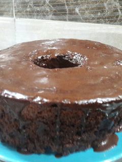 صورة لوصفة كيك شوكولاتة مع صوص