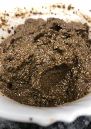 Una foto de 228. Olivada de aceitunas negras (salsa)