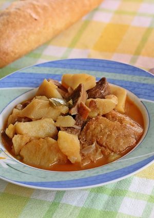 Una foto de Patatas con bacalao y níscalos