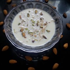 A picture of Seviyan kheer.