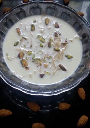 A picture of Seviyan kheer.