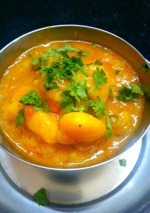 फराली आलू टमाटर की सब्जी (Farali aloo tamatar ki sabzi recipe in Hindi) रेसिपी मुख्य फोटो